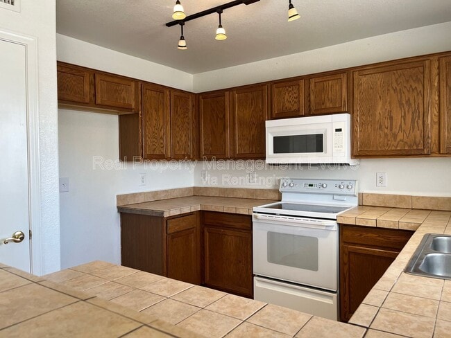 Photo - 10621 W Poinsettia Dr