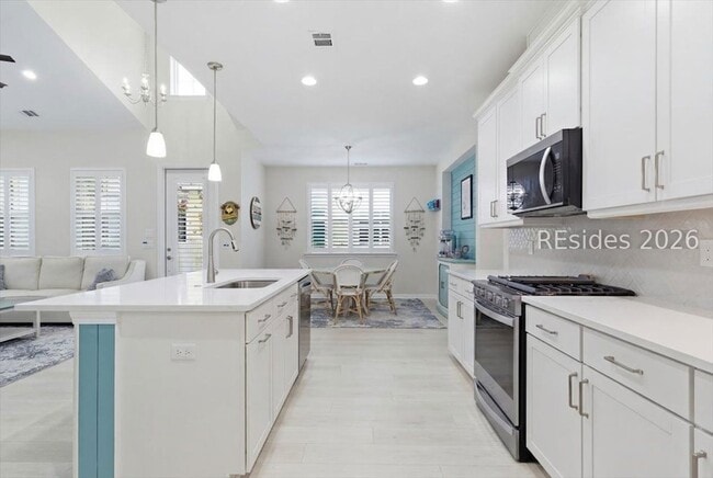 271 Flip Side Ln