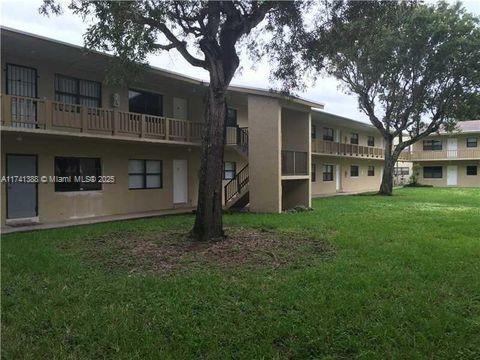 Photo - 10370 SW 220th St Unidad 221 Rental