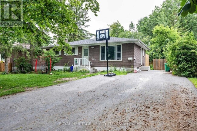 Photo - 1041 Barnardo Ave