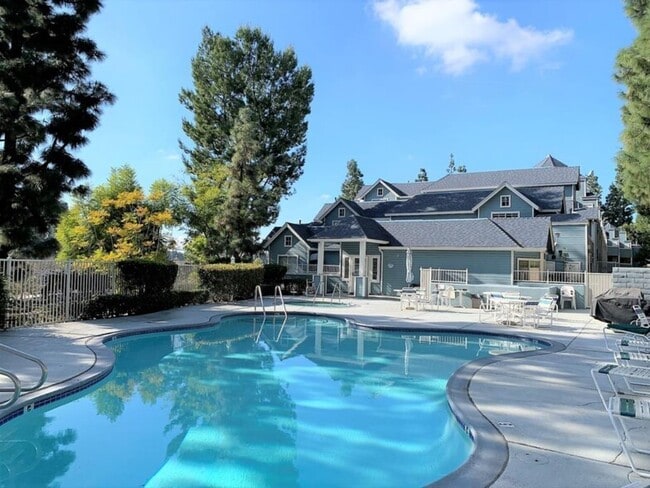 1501 N Brea Blvd