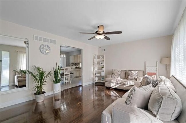 Photo - 1816 N 60 St