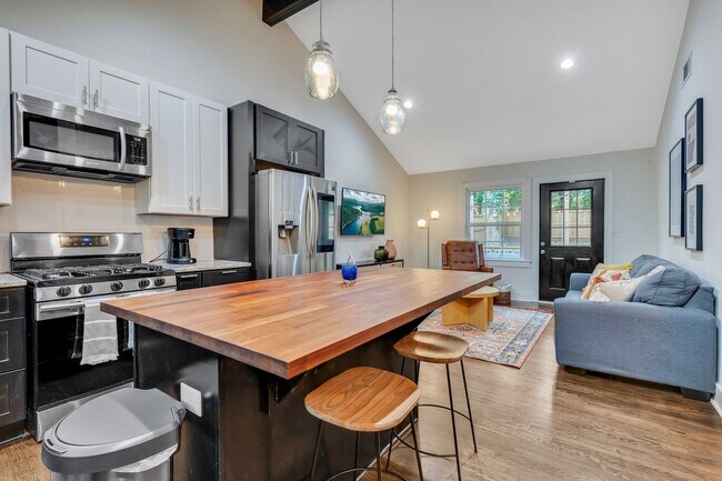 Photo - Unfurnished Great Home For Families and Pr...