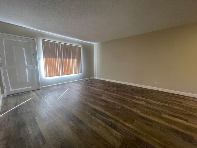 Photo - Wonderful Gated Downstairs Apartment Unidad 110