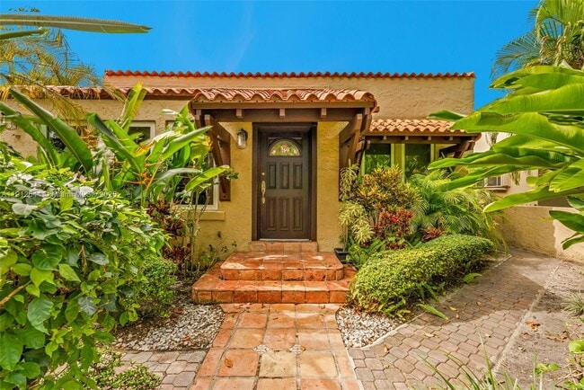 Photo - 1514 Capri St