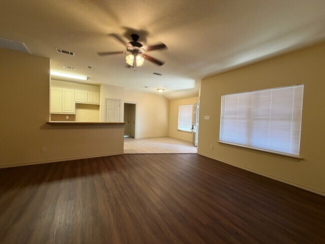 Photo - 5801 Swords Dr