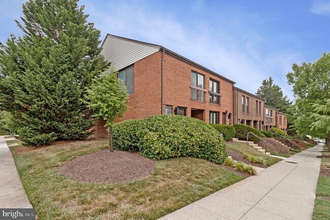 2435 18th St NE
