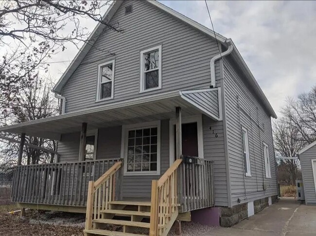 Building Photo - 416 S Washington St Unit 416 Lower Rental