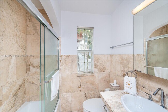 Photo - 32 Calabria Ave Unit 2