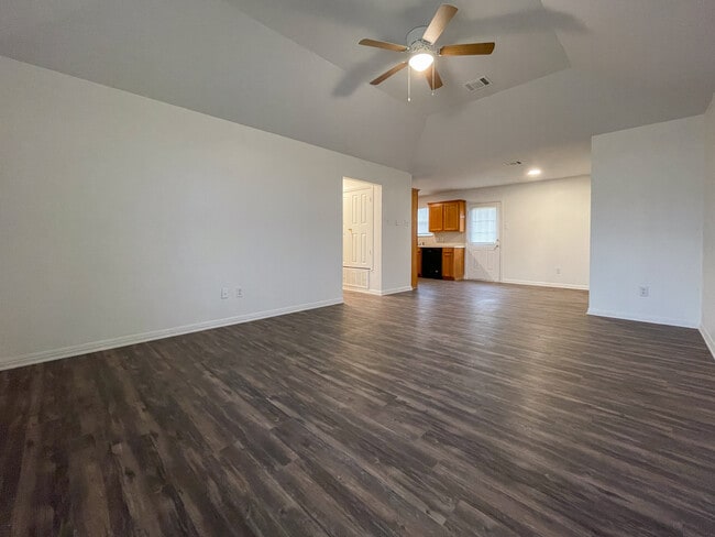 Photo - 177 Spring Country