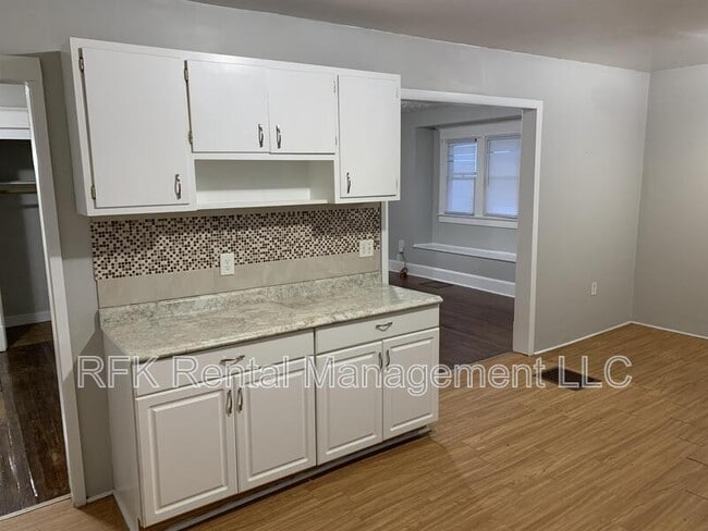 Photo - 802 N Gray St