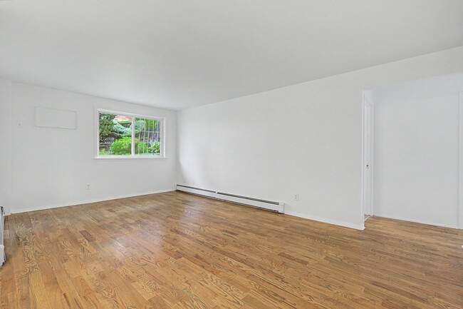 Photo - 345 N Broadway