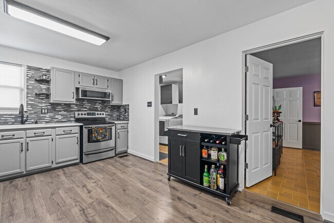 Photo - 210 Pennington Blvd