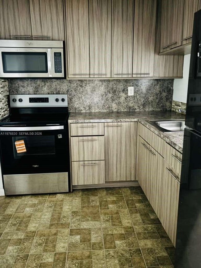 Photo - 9143 SW 77th Ave Unit B204