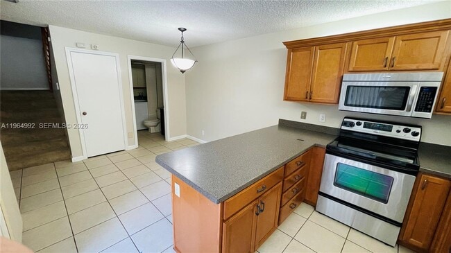 Photo - 709 NW 98th Cir