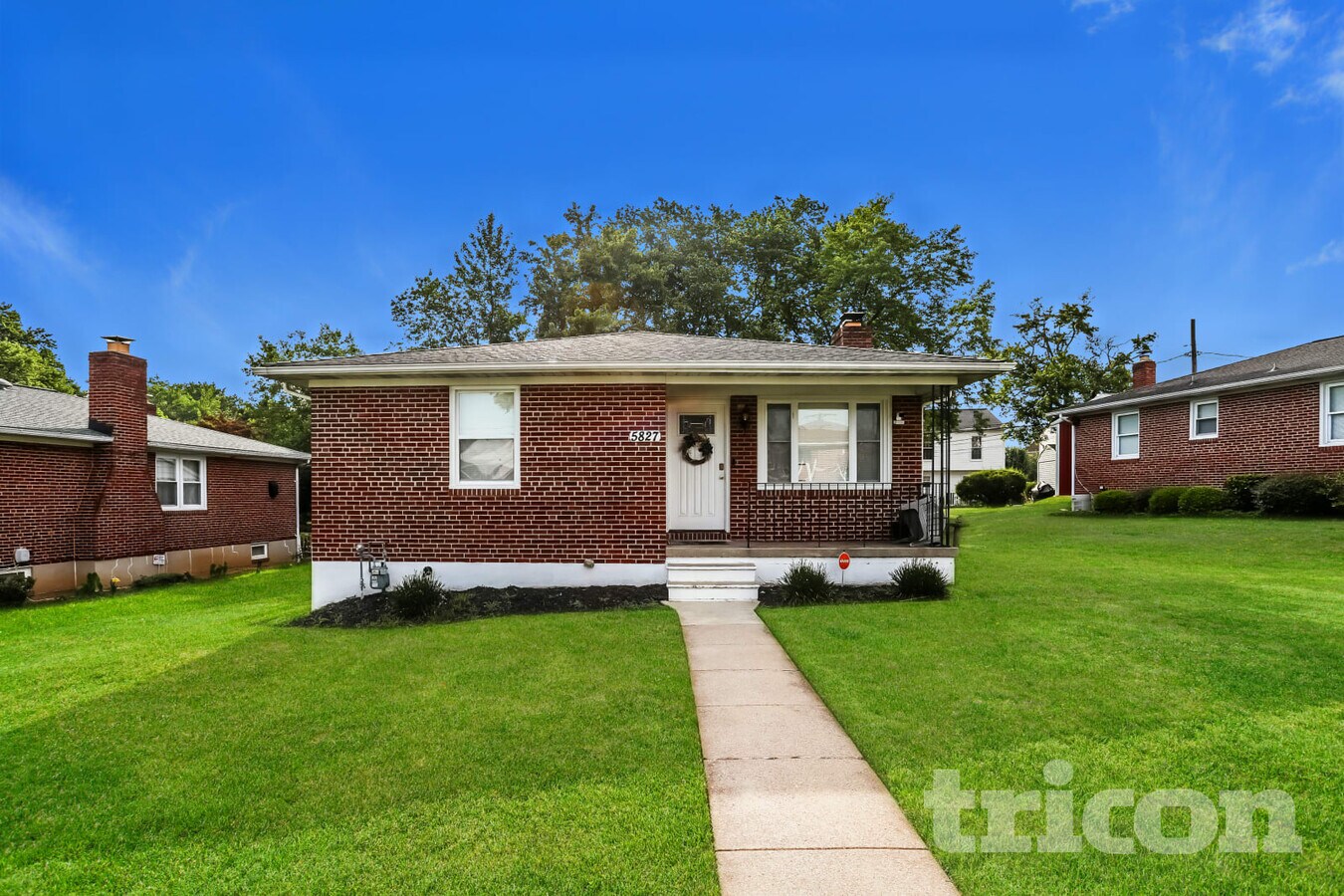 Photo - 5827 Comstock Ave