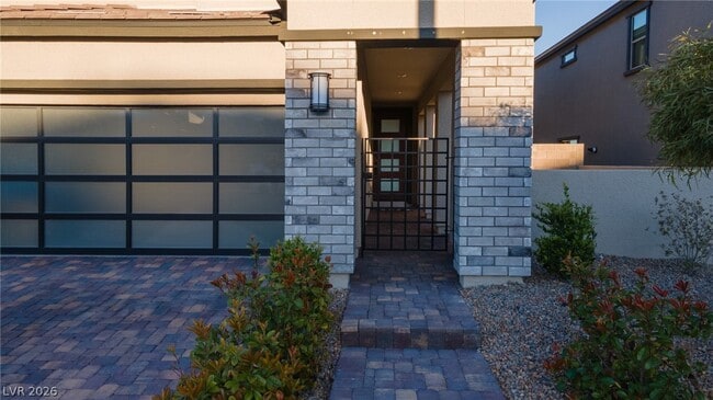 Building Photo - 400 Red Feather Peak Ct