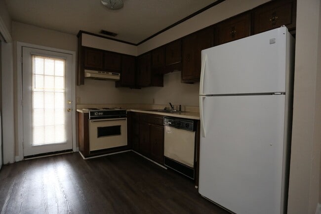 Photo - 100 Lanier Dr