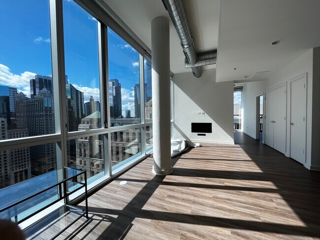 Photo - 66 W Kinzie St