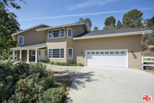 Building Photo - 30550 Mulholland Hwy Rental