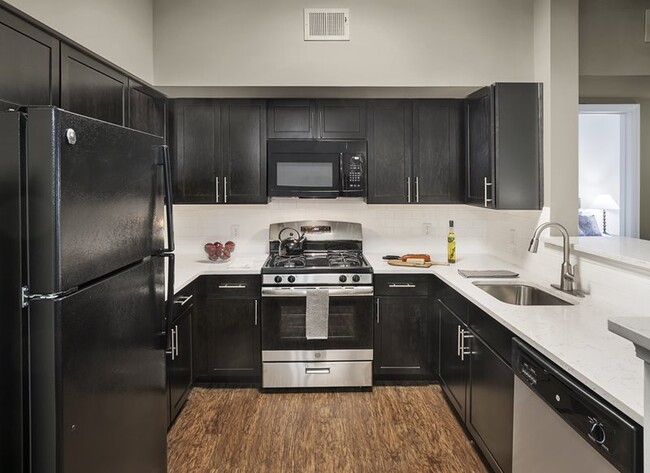 Building Photo - Windsor Woods Rental