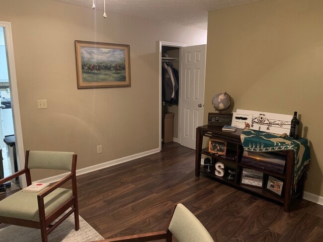 Photo - 1097 Wolfe Rd