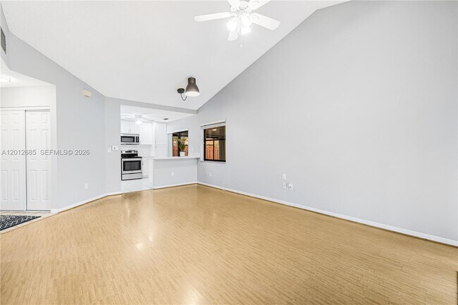 Photo - 11301 SW 4th St