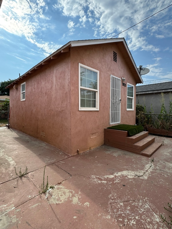 Building Photo - 7921 Morton Ave Rental