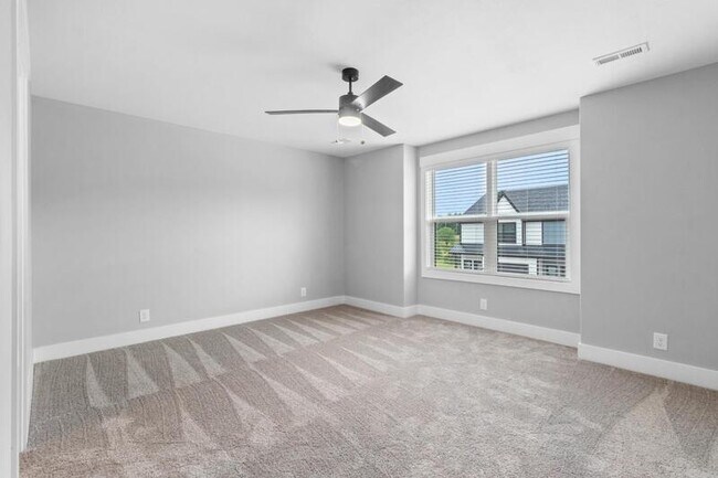 Photo - 302 Jonathan Wade Cir