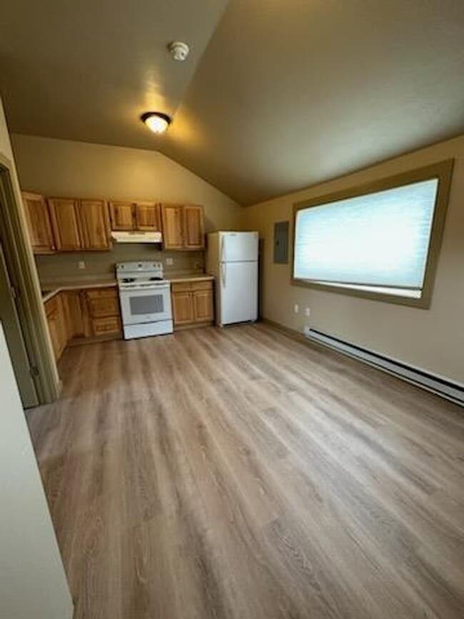 Photo - 106 N K St