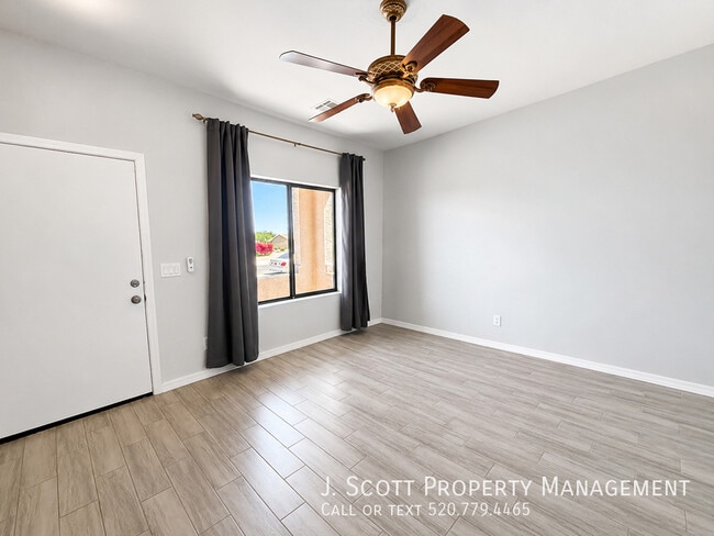 Photo - 1207 W Carson Rd