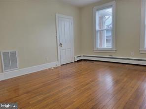 Photo - 919 S Main St