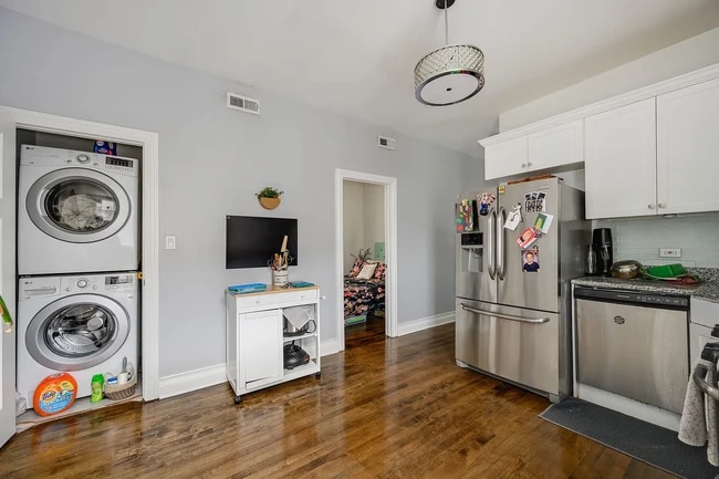 Photo - 3244 N Hamlin Ave Unit #2