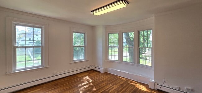 Photo - 221 Broadway Unit 3