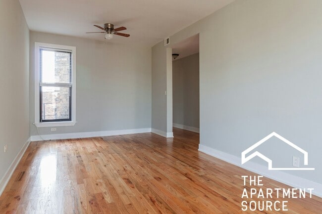 Building Photo - 637 W Oakdale Ave Unit 1
