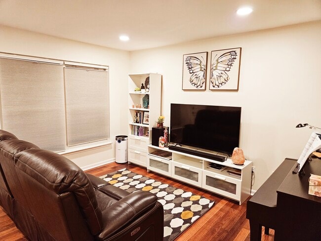 Living room. Furnitures not included - 12024 Country Mill Dr