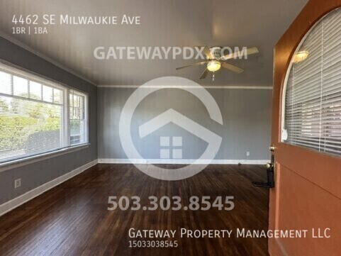 Photo - 4462 SE Milwaukie Ave