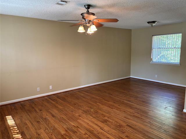 Photo - 4826 Black Oak Ln