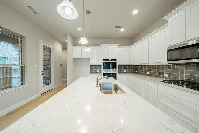 Photo - 7613 Regal Ln