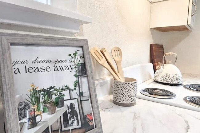 Photo - 313 E St Joseph St