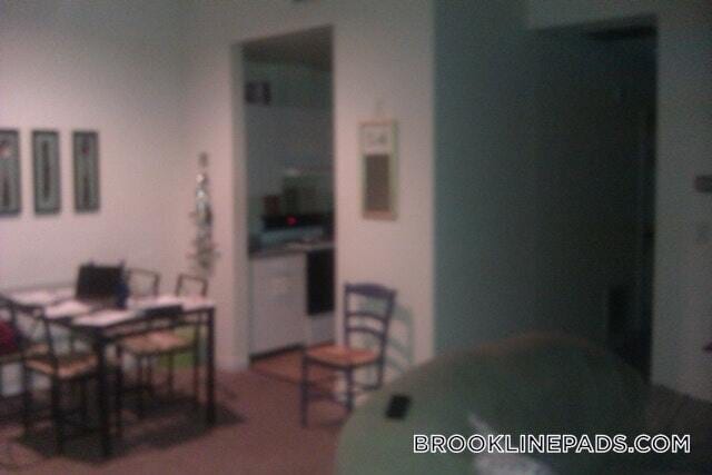 Building Photo - 4 Davis Ave