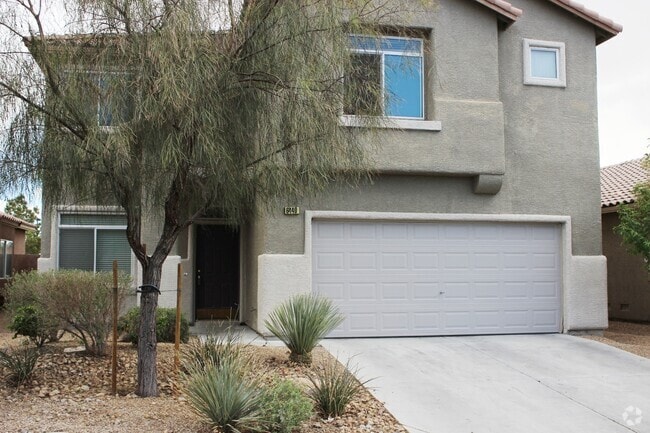 Building Photo - **COMING SOON 06/13/2025** Charming Two-St... Rental