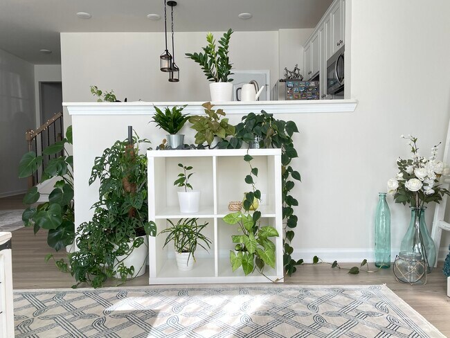 Living room / Gathering room - 9451 Avery Lilac Ln