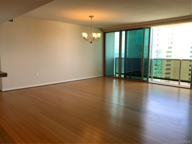 Building Photo - Koolani 4008