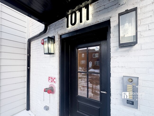 Photo - 1011 18th St NE