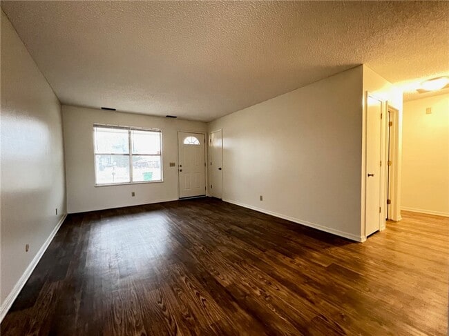 2004 Horseshoe Dr