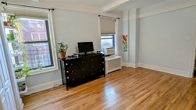 Photo - 83-00 Talbot St Condo Unit 3E