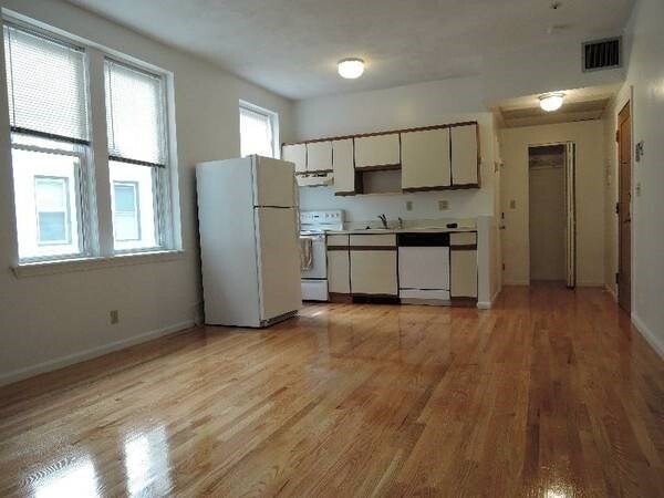 Photo - 1427 Commonwealth Ave Unit 204