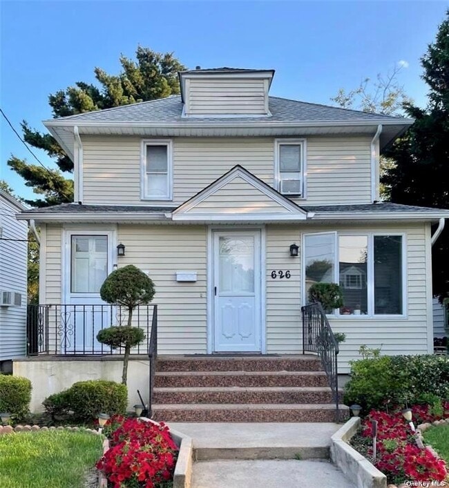 Photo - 626 Stewart Ave