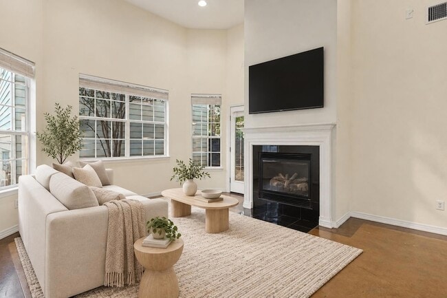 1604 Walnut Ave